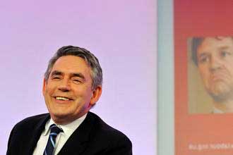 موقف "حزب العمال" يتحسن قبل يوم من الانتخابات البريطانية 