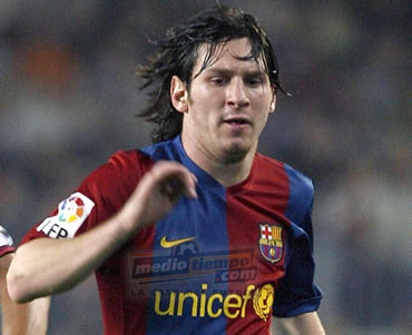 هل يلعب ميسي في عمان بدعوة من وزارة الصحة؟!