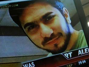 طالبان تنفي علاقتها بشاهزاد وتجدد تهديدها لأمريكا