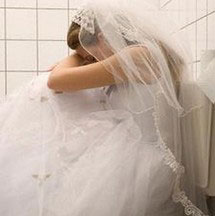 رقصت العروس مع ابن عمها فتحول الحفل إلى معركة 