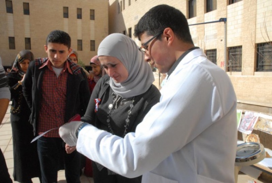 بازار خيري في كلية الطب البشري بالجامعة الهاشمية  " صور "