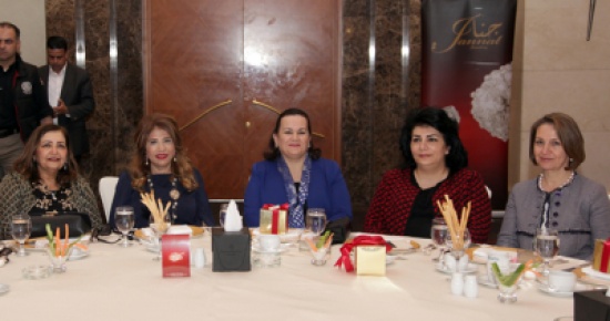 نادي العون الانساني يحتفل بعيد الأم ويوم المرأة العالمي نادي العون الانساني يحتفل بعيد الأم ويوم المرأة العالمي