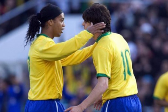 مدرب البرازيل  يستبعد كاكا ورونالدينيو
