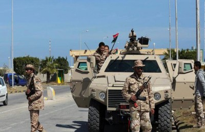 مقتل 5 من قوات الجيش الليبي بقذيفة مورتر في بنغازي مقتل 5 من قوات الجيش الليبي بقذيفة مورتر في بنغازي