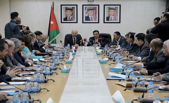 تفاصيل لقاء الرزاز بالنواب تفاصيل لقاء الرزاز بالنواب