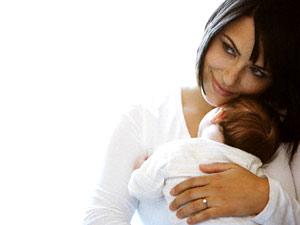 عالجي اكتئاب الولادة بهرمون السعادة  