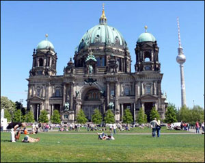 فضيحة جديدة تهز الكنيسة الكاثوليكية 