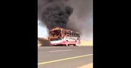 بالفيديو.. لحظة اشتعال النيران في حافلة طالبات بالسعودية بالفيديو.. لحظة اشتعال النيران في حافلة طالبات بالسعودية