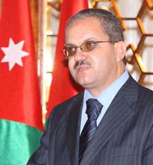 وزير الأشغال يؤكد على منع الاستخدام الخاطئ للانترنت في الوزارة