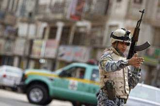 يوم دامٍ في العراق بسلسلة تفجيرات راح ضحيتها عشرات القتلى 