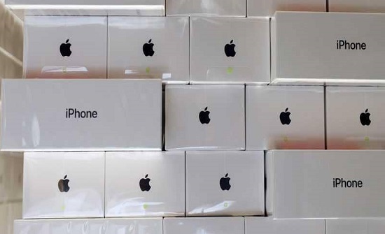 ضربة قوية قد تؤجل طرح هواتف أبل الجديدة