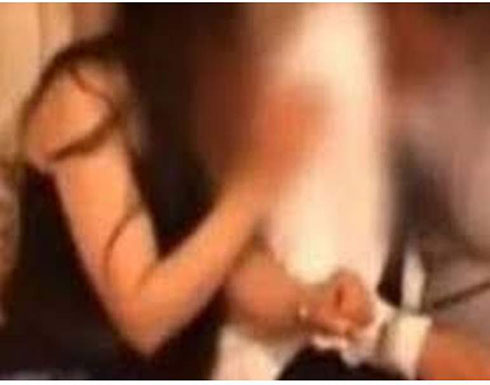 "ليلة حمراء" لعرب مع فتاة مصرية تنتهي بكارثة واستدعاء الأمن "ليلة حمراء" لعرب مع فتاة مصرية تنتهي بكارثة واستدعاء الأمن