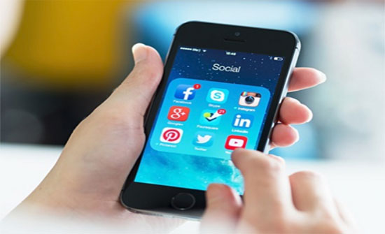 فكر قبل استخدام مواقع التواصل الاجتماعي .. الجهل بالقانون لا يعفي من العقوبة (فيديو)