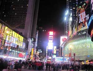 نيويورك: اغلاق ميدان التايمز مجددا إثر العثور على عبوة مشبوهة