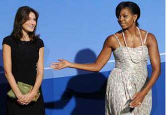 أوباما صعقت من حديث كارلا بروني عن الجنس