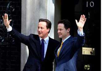 كاميرون يعلن أركان حكومته الجديدة