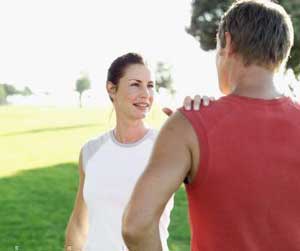 لمسة الأنثى تزيد من عزيمة الرجل