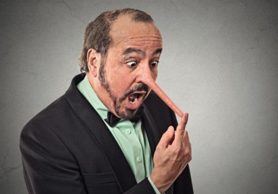 6 طرق تكشف الزوج الكاذب أمام زوجته 6 طرق تكشف الزوج الكاذب أمام زوجته