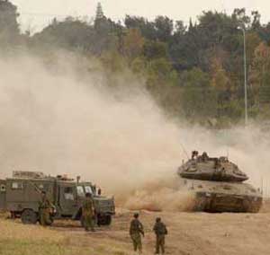 الاحتلال يقصف منازل الفلسطينيين شرقي رفح