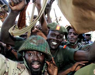 تعزيزات عسكرية إلى دارفور    