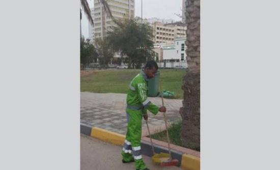 محكمة أبوظبي تلزم هذا الشاب بتنظيف الشارع 3 أشهر