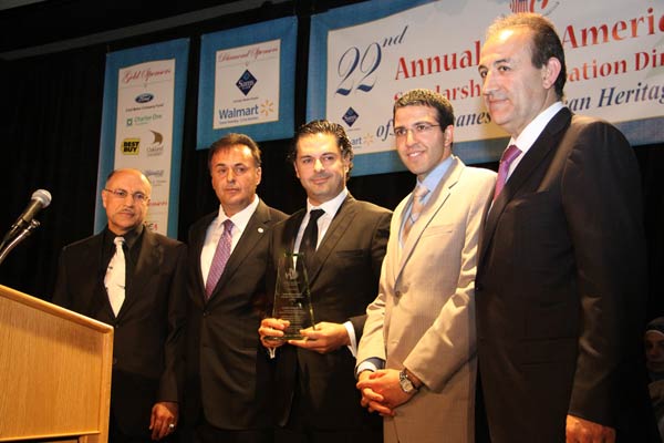 راغب علامة يجتاز الغبار البركاني للتوجه إلى الولايات المتحدة الأميركية