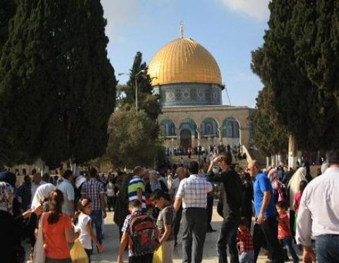مفتى القدس يدعو لـ"شد الرحال" للأقصى لمواجهة الجماعات اليهودية