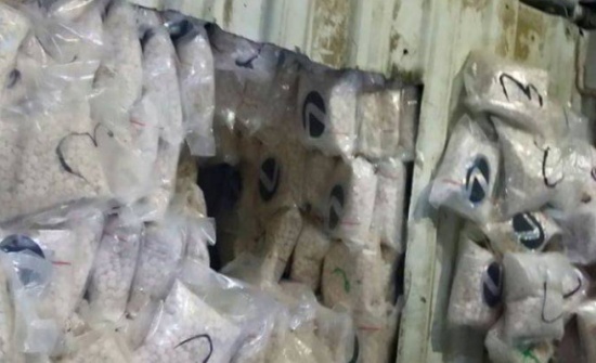 مقتل مهرب اردني واعتقال عربيين وضبط 3 ملايين حبة مخدرة في العقبة مقتل مهرب اردني واعتقال عربيين وضبط 3 ملايين حبة مخدرة في العقبة