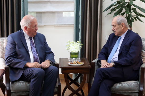 رئيس الديوان الملكي يستقبل نائب وزير الخارجية الأمريكي للشؤون السياسية