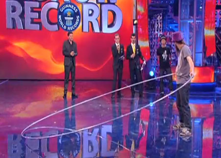 شاب بمرونة عالية