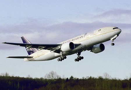 قال مسافر (الله يعينني على المهمة) فامتنع قائد طائرة سويسرية عن الإقلاع