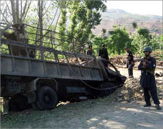 هجوم انتحاري بباكستان يوقع قتلى    