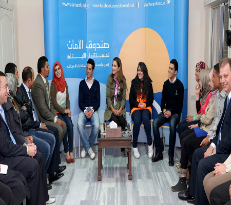 الملكة تلتقي مستفيدين من برامج التدريب المهني الملكة تلتقي مستفيدين من برامج التدريب المهني