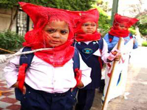 وزيرة تقاضى أب إعتصم وأطفاله الثلاثة بـ"المشانق" أمام البرلمان