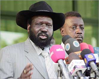 سلفاكير يؤدي اليمين الدستورية رئيساً لجنوب السودان  