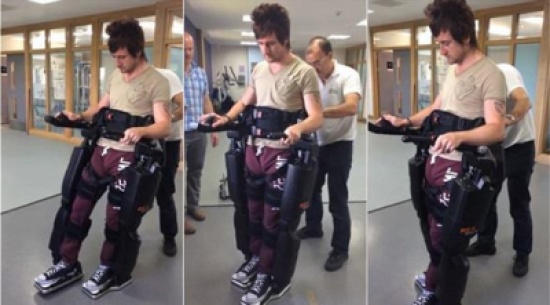 بالصور.. بدلة آلية تعيد لشاب مشلول قدرته على المشي