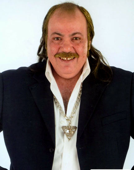 طلعت زكريا مشغول بجوز ماما 