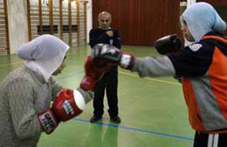 رجل دين سعودي: ممارسة البنات للرياضة حرام شرعا"