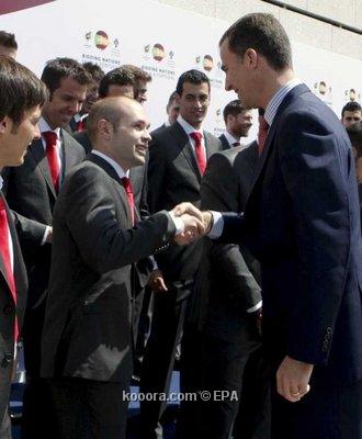  العائلة المالكة تؤازر المنتخب الأسباني خلال المونديال وحرمان اللاعبين من "تويتر" و"فيسبوك"