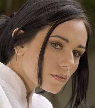 الملل يساهم في زيادة وزن النساء 