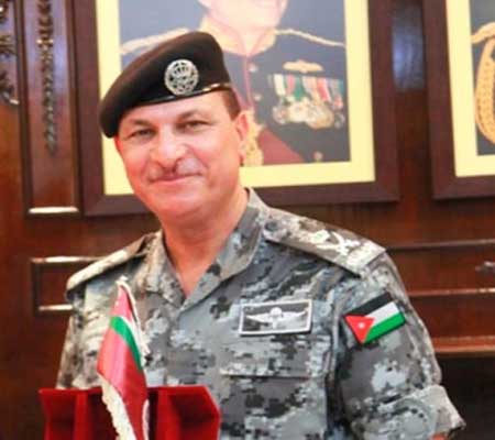 مدير عام قوات الدرك يودع بعثة العمرة الخاصة بالمتقاعدين والمصابين العسكريين مدير عام قوات الدرك يودع بعثة العمرة الخاصة بالمتقاعدين والمصابين العسكريين