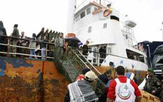 إسرائيل: سلاح البحرية سيمنع وصول سفن إغاثة لغزة