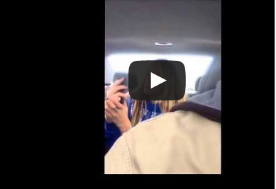 وجه مراهقة يتحول إلى "صندوق الدنيا والآخرة"