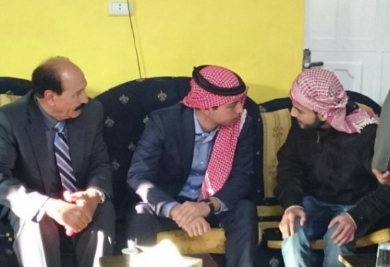 ولي العهد يقدم العزاء لذوي الشهيد العجارمة