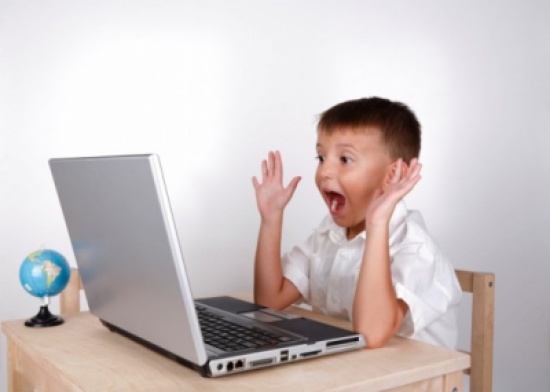 طفلي مدمن إنترنت.. ما الحل؟