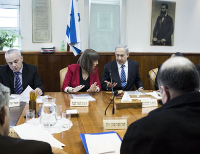 نتنياهو يهدد بمواصلة الغارات الإسرائيلية ضد قطاع غزة