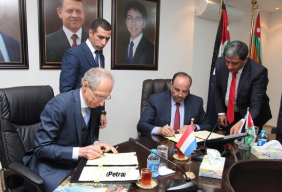 الداخلية ووكالة التعاون الدولي الهولندية توقعان اتفاقية تعاون الداخلية ووكالة التعاون الدولي الهولندية توقعان اتفاقية تعاون