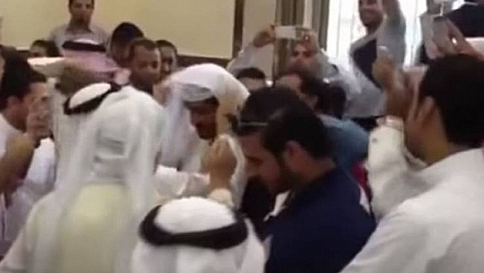 فيديو| هرب من زفافه في الثواني الأخيرة.. والسبب!! فيديو| هرب من زفافه في الثواني الأخيرة.. والسبب!!