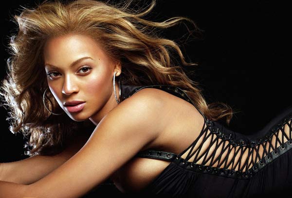 بيونسي بالقضاء بسبب تصوير اغنيتها الأخيرة   