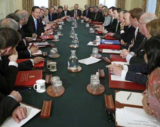 استقالة وزير بريطاني بعد الكشف عن تورطه بفضيحة مالية  